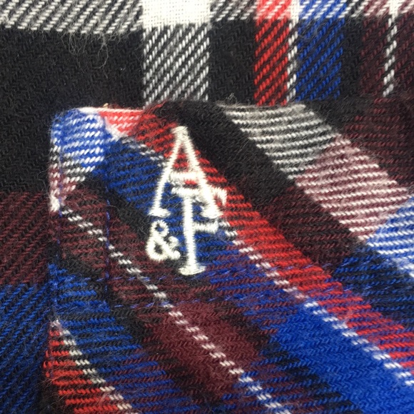 ABERCROMBIE & FITCH Buttery Soft Brushed Cotton Blend Embroidered Logo on Pocket - Picture 6 of 16